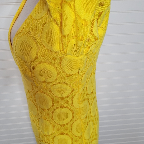 Trina Turk Yellow Crochet Lace V Neck Shift Mini Dress Sz. 6 - Picture 4 of 9